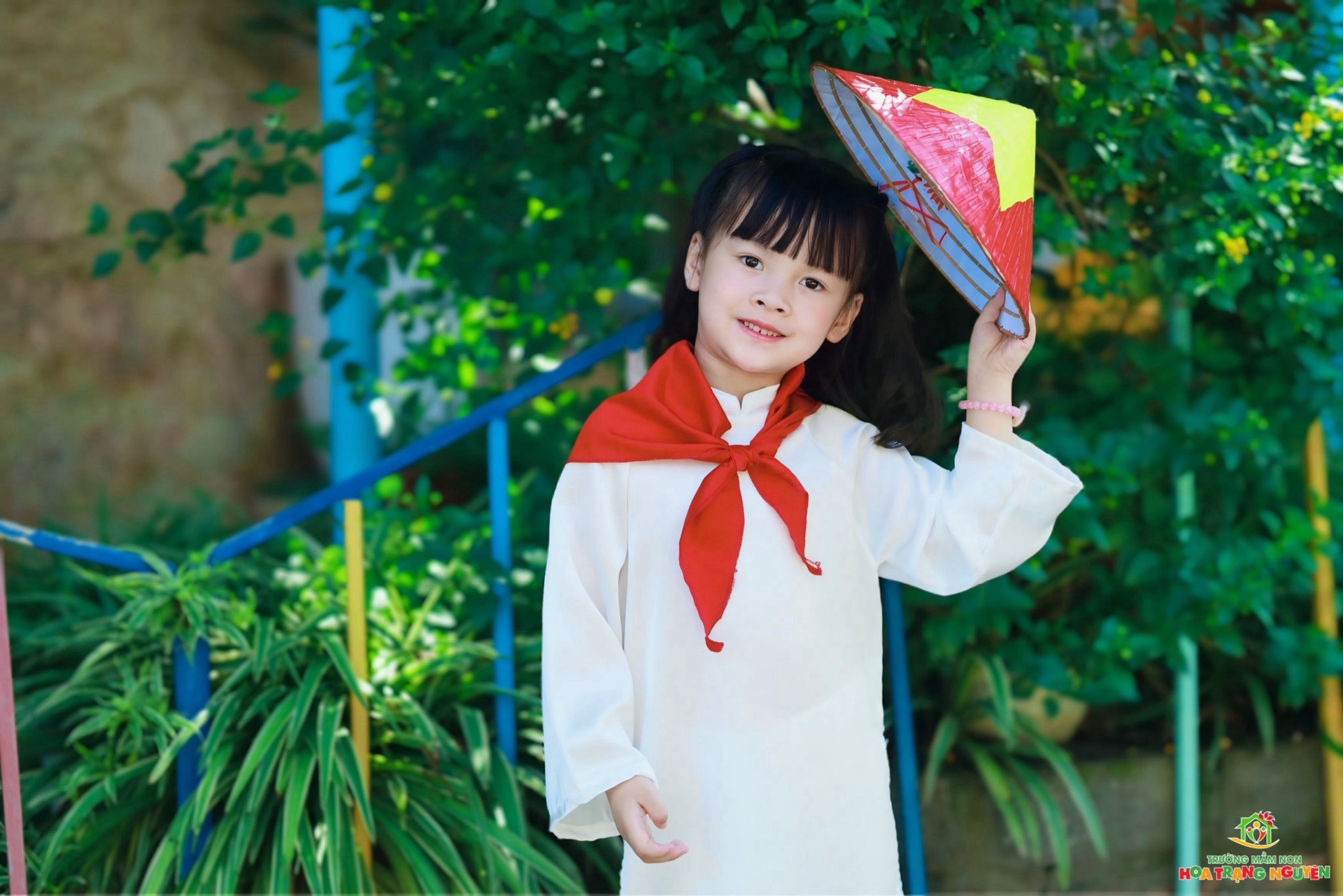 Rực rỡ sắc đỏ tự hào Việt Nam tại Hoa Trạng Nguyên